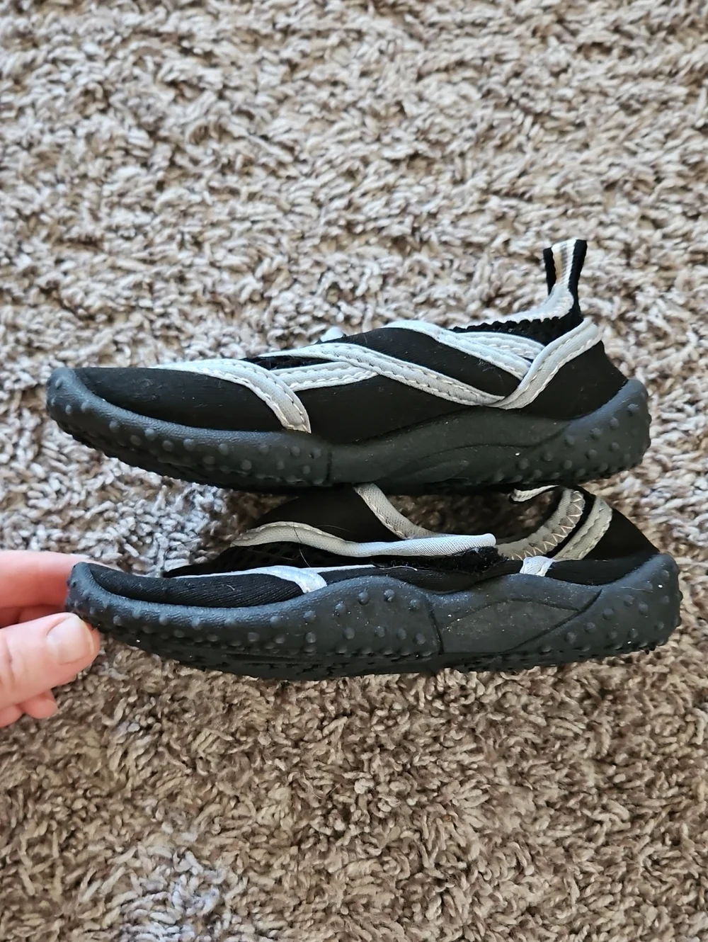 GUC The Children's Place Black and Gray Toddler Water Shoes Size 7/8